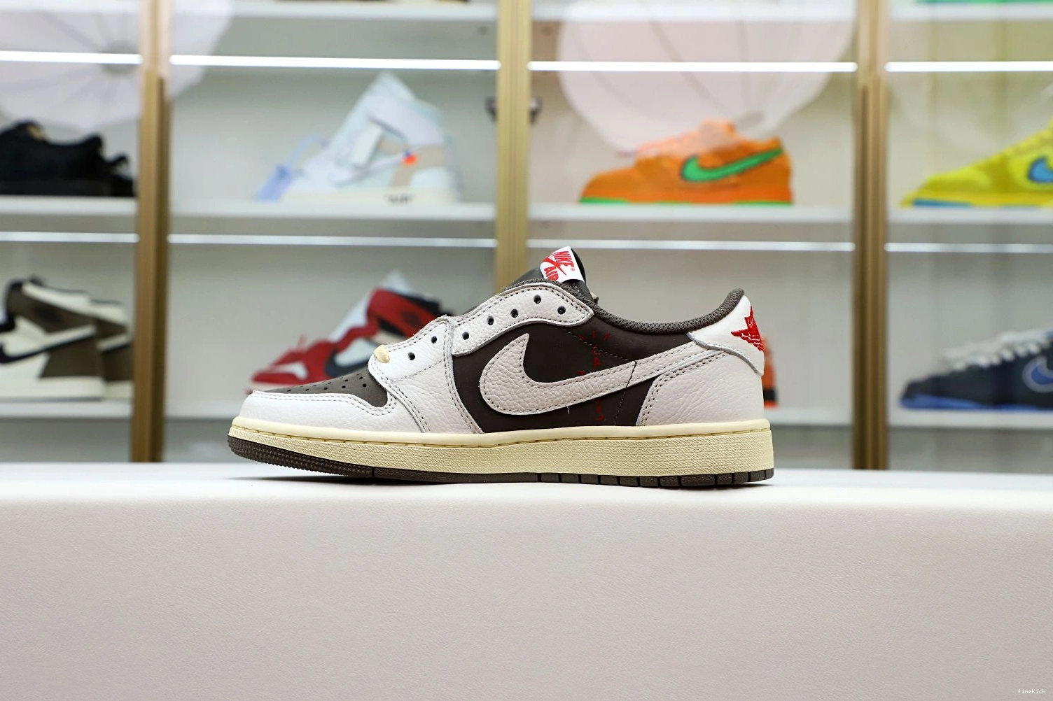 X TRAVIS 1 JORDAN OG AIR SCOTT REVERSE LOW MOCHA 1124